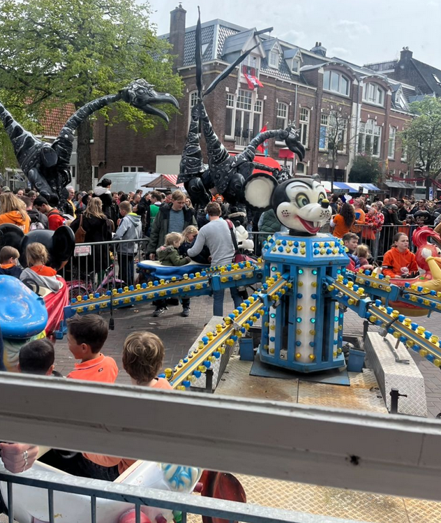 Huur een prachtige kinderdraaimolen voor evenementen bij funbungee.nl